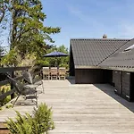 Idyllic Summer House Close To And Forest * Tisvildeleje