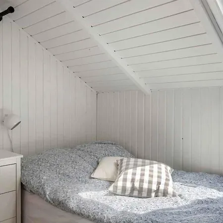 Idyllic Summer House Close To And Forest Ferienhaus *