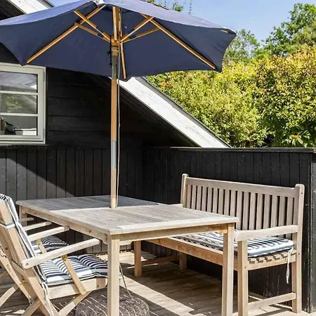 Дом отдыха Idyllic Summer House Close To And Forest *