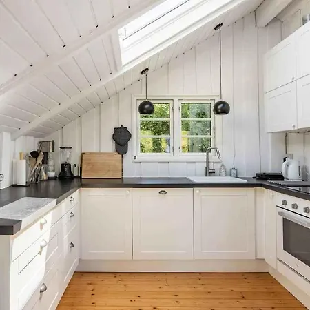 Idyllic Summer House Close To And Forest Ferienhaus *