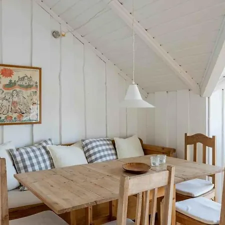 Дом отдыха Idyllic Summer House Close To And Forest *