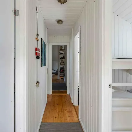 Idyllic Summer House Close To And Forest * Tisvildeleje