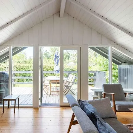 Idyllic Summer House Close To And Forest Ferienhaus