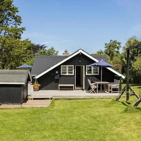 Ferienhaus Idyllic Summer House Close To And Forest Tisvildeleje