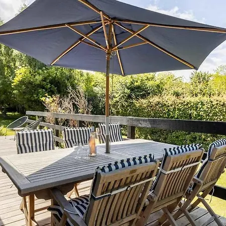 Idyllic Summer House Close To And Forest Тисвиллелайе