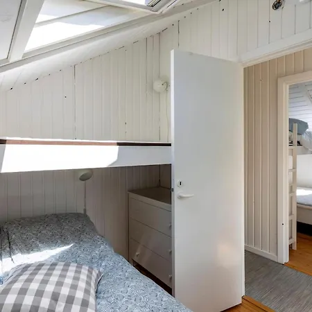 Hébergement de vacances Idyllic Summer House Close To And Forest *