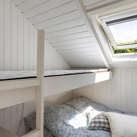 Idyllic Summer House Close To And Forest * Тисвиллелайе