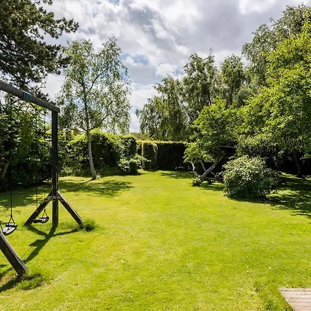 Idyllic Summer House Close To And Forest Hébergement de vacances